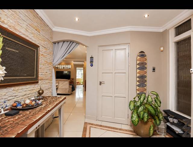 2 BEDROOM APARTMENT FOR SALE IN MUSGRAVE